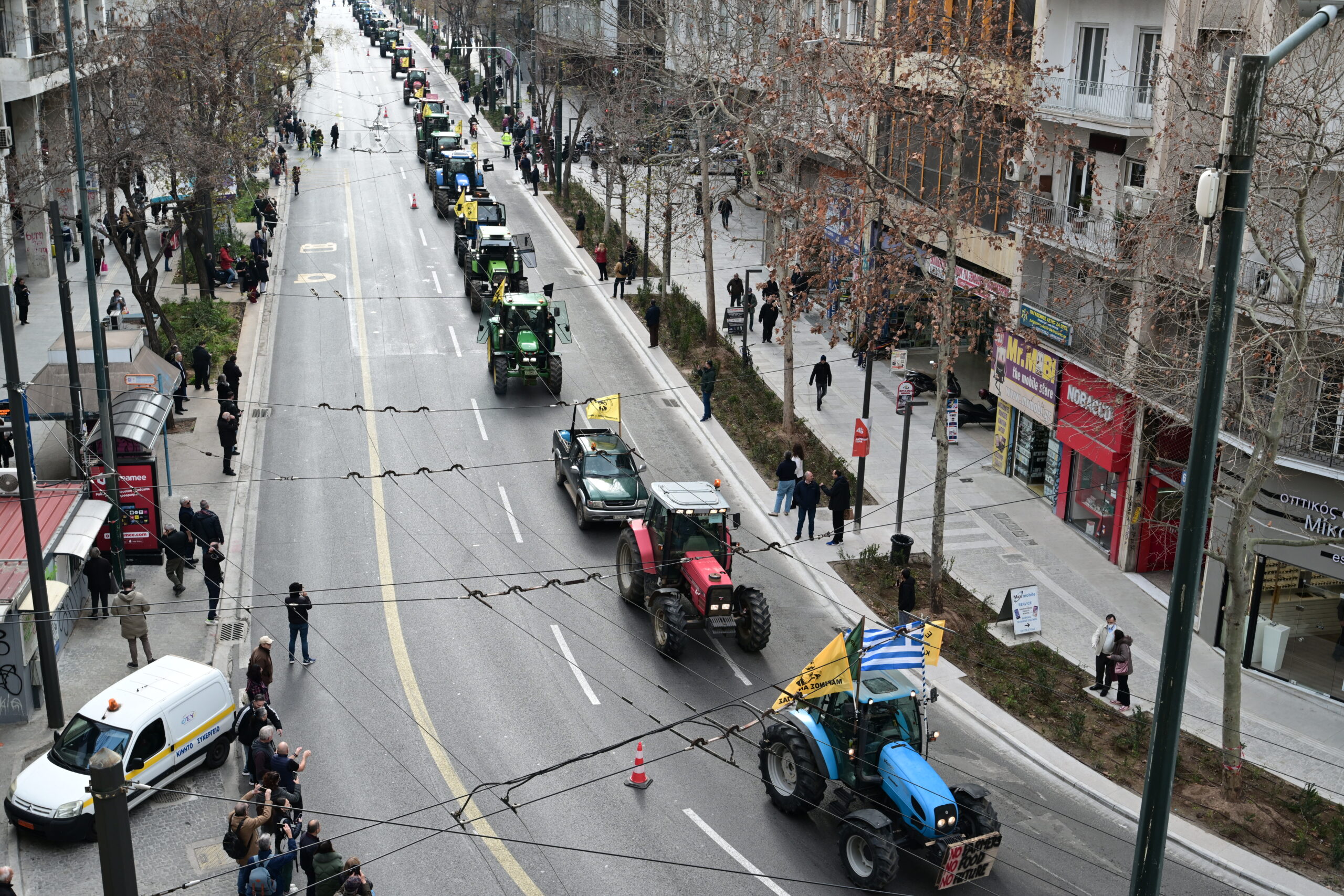 Αποχωρούν οι αγρότες – Επανέρχονται στην κυκλοφορία οι δρόμοι