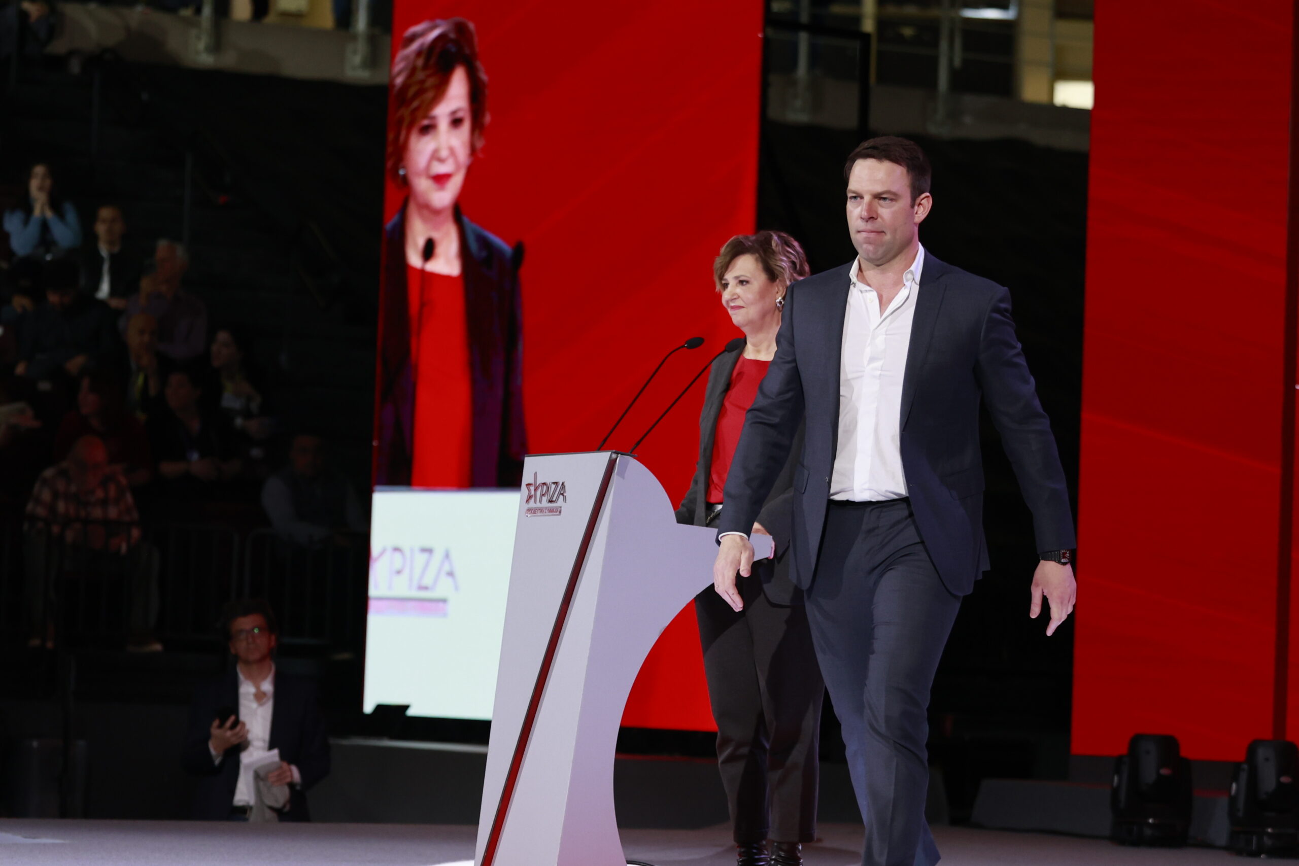 ΣΥΡΙΖΑ: Πόσοι ακόμη δελφίνοι σε ένα κόμμα υπό διάλυση;