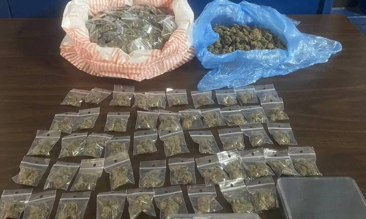 Αθήνα: Συνελήφθη νεαρός για διακίνηση κάνναβης στην πλατεία Ομονοίας