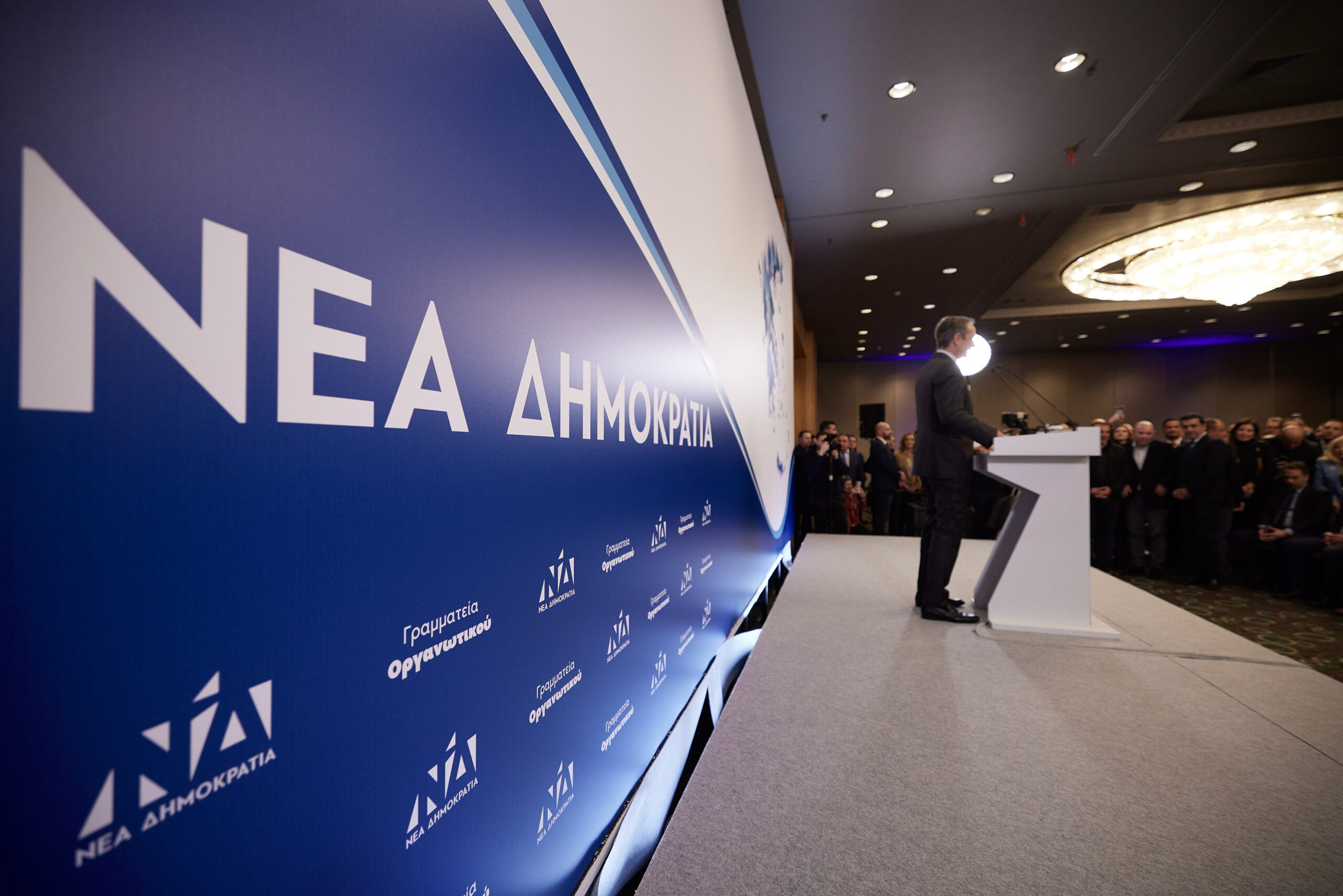 Η πρώτη κάμψη στα δημοσκοπικά ποσοστά της ΝΔ και το συνέδριο του restart