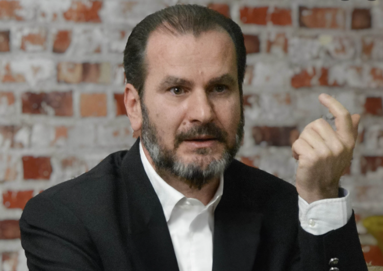 Ο Δ. Αλικάκος των Ελληνικών Hoaxes ζήτησε συγγνώμη για το βίντεο με τον Μητροπολίτη Κερκύρας