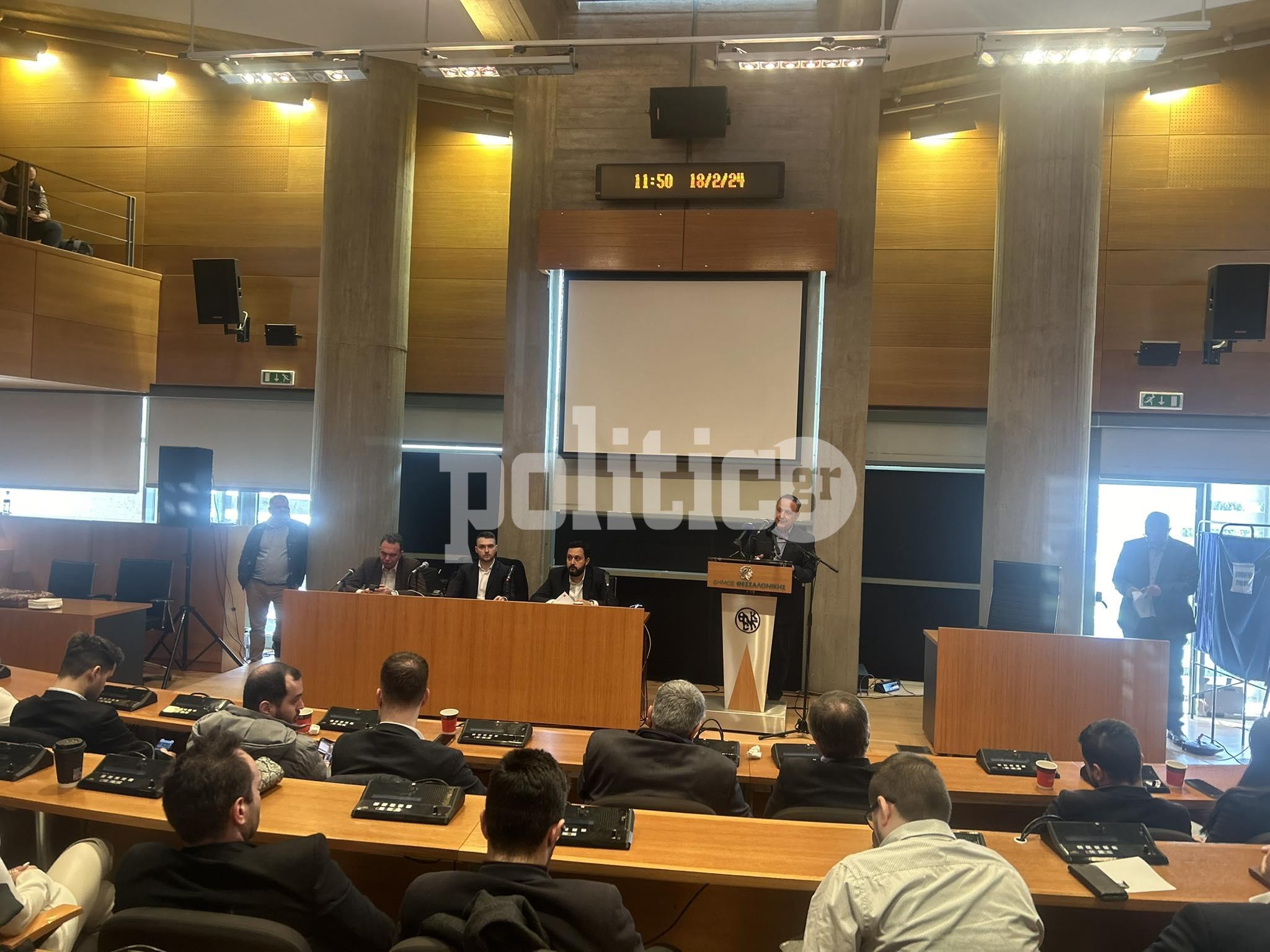 Δ. Θεσσαλονίκης: Χαμός στο δημοτικό συμβούλιο μεταξύ Αγγελούδη – Ταχιάου – Η αναφορά στους παλαιοχριστιανούς και η συγγνώμη του δημάρχου