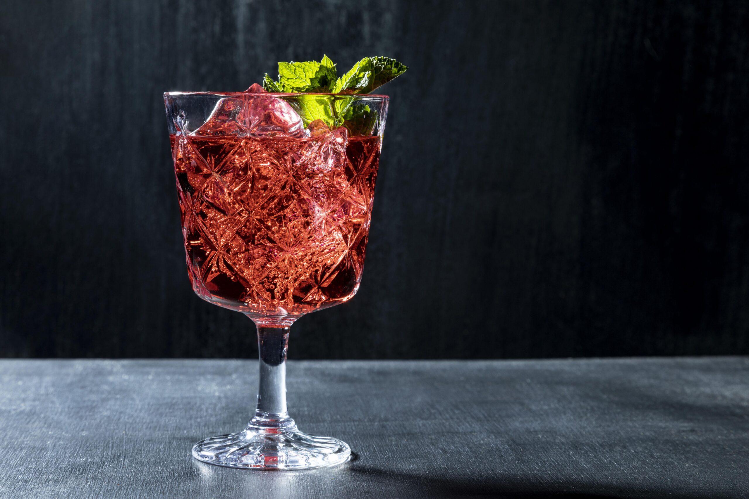 Στο νοσοκομείο 15χρονη λόγω αλκόολ  – Χειροπέδες στη μητέρα της