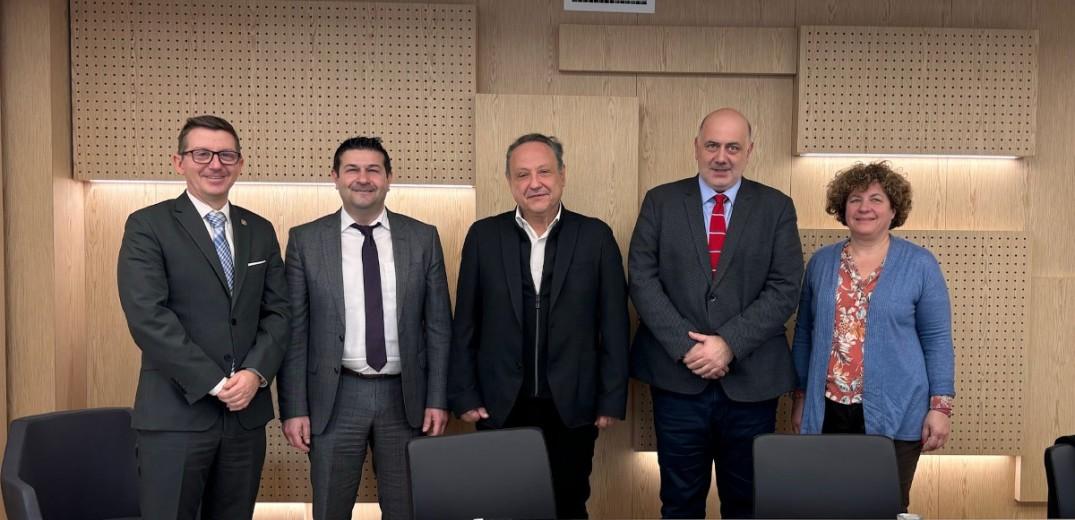 Συνάντηση Αγγελούδη με τη διοίκηση της ΕΥΑΘ: Αντικαθίστανται παλαιά δίκτυα ύδρευσης & αποχέτευσης