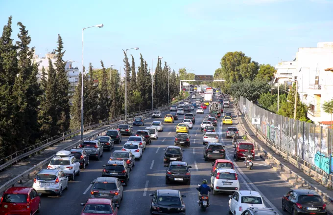 Έξοδος του Πάσχα: Αυξημένη η κίνηση στις εξόδους της Αττικής