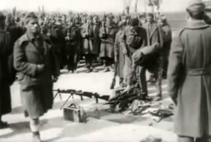 Σαν σήμερα υπογράφεται η Συμφωνία της Βάρκιζας: Ο ΕΛΑΣ παραδίδει τα όπλα στη λήξη των «Δεκεμβριανών»