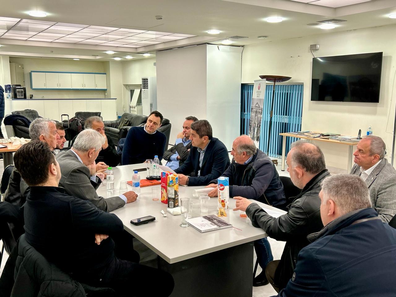 Συνάντηση Λ. Αυγενάκη με πυρόπληκτους ελαιοπαραγωγούς και εκπροσώπους αγροτικών συνεταιρισμών στην Αλεξανδρούπολη