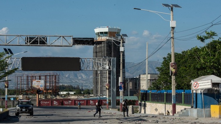 Απομακρύνονται εσπευσμένα από την Αϊτή πάνω από 170 Γάλλοι και άλλοι 70 ξένοι υπήκοοι