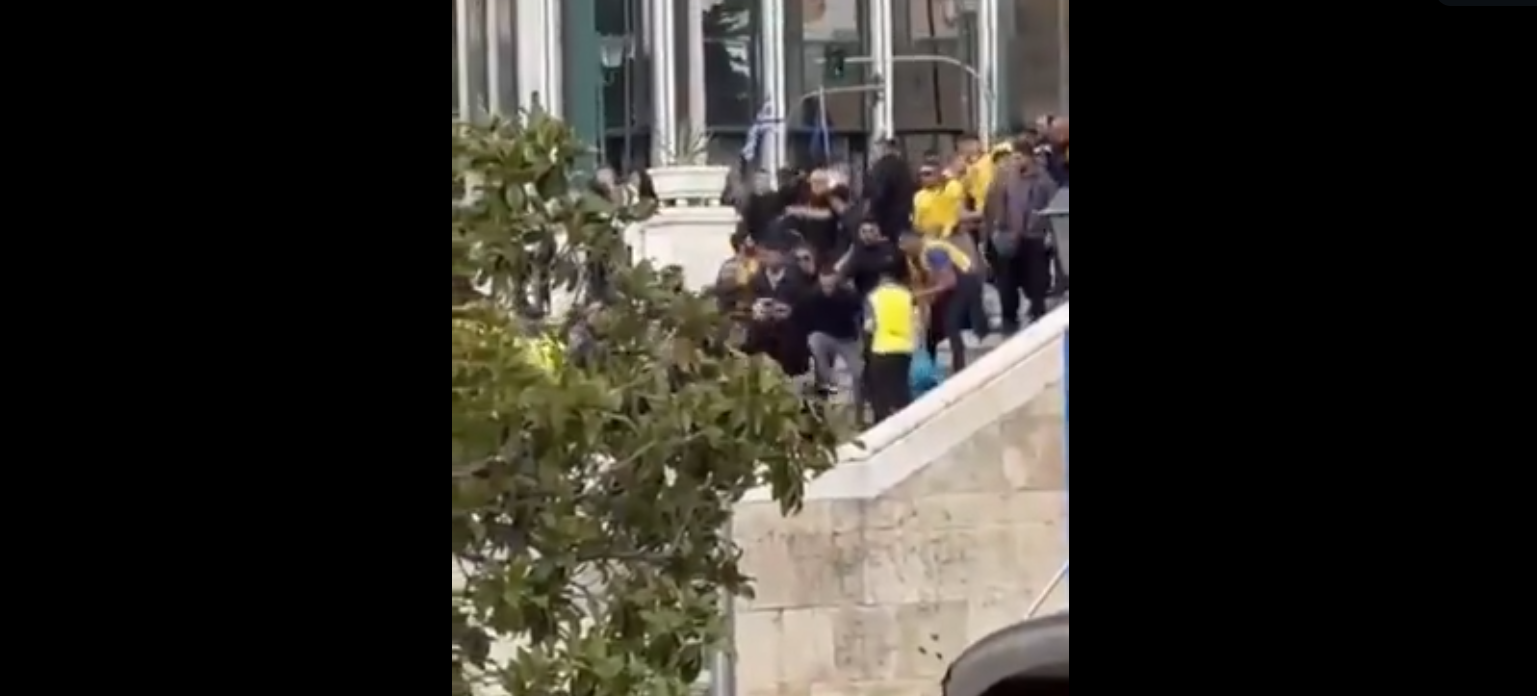 Βίντεο ντοκουμέντο από την άγρια συμπλοκή στο Σύνταγμα με οπαδούς της Μακάμπι