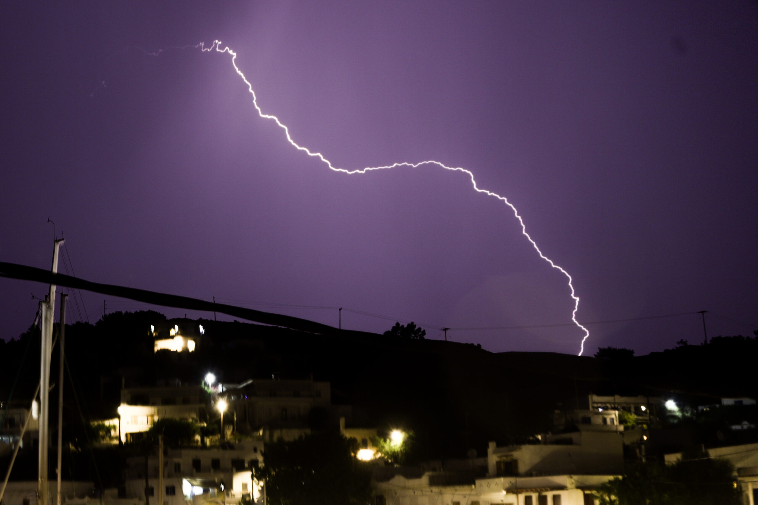 Καιρός – Σ. Αρναούτογλου: «Έρχονται χιόνια και ισχυρές καταιγίδες»