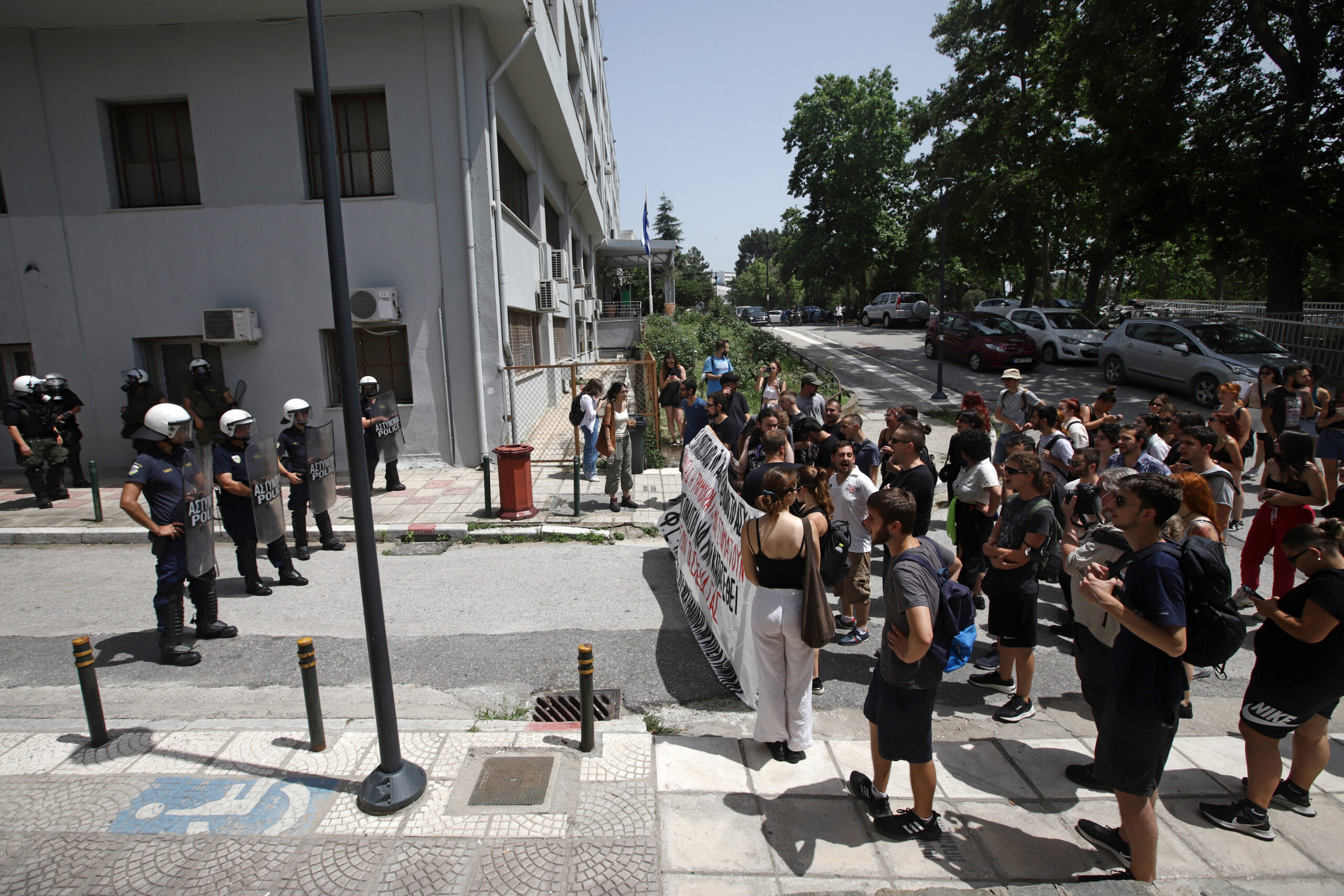 ΑΠΘ: 49 συλλήψεις μετά την αστυνομική επιχείρηση στη Σχολή Θετικών Επιστημών