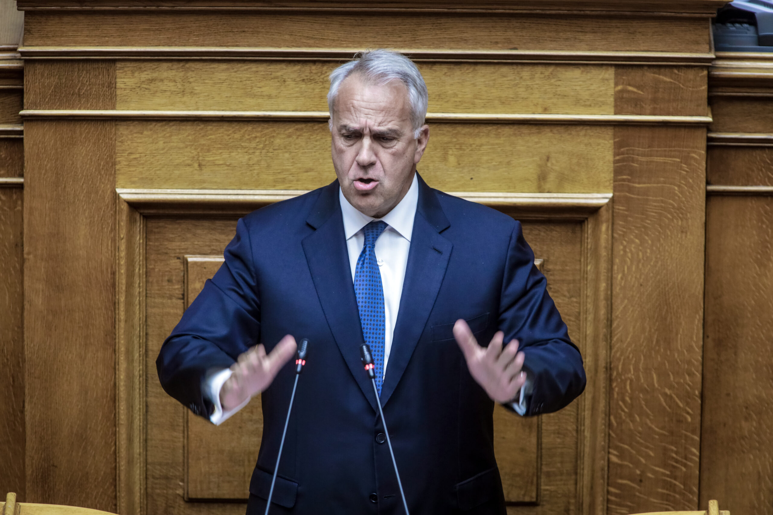 Προκαλεί ο Μάκης Βορίδης | Να σβηστούν άμεσα τα ονόματα των θυμάτων από τον Άγνωστο Στρατιώτη – Δεν έχουν θέση εκεί