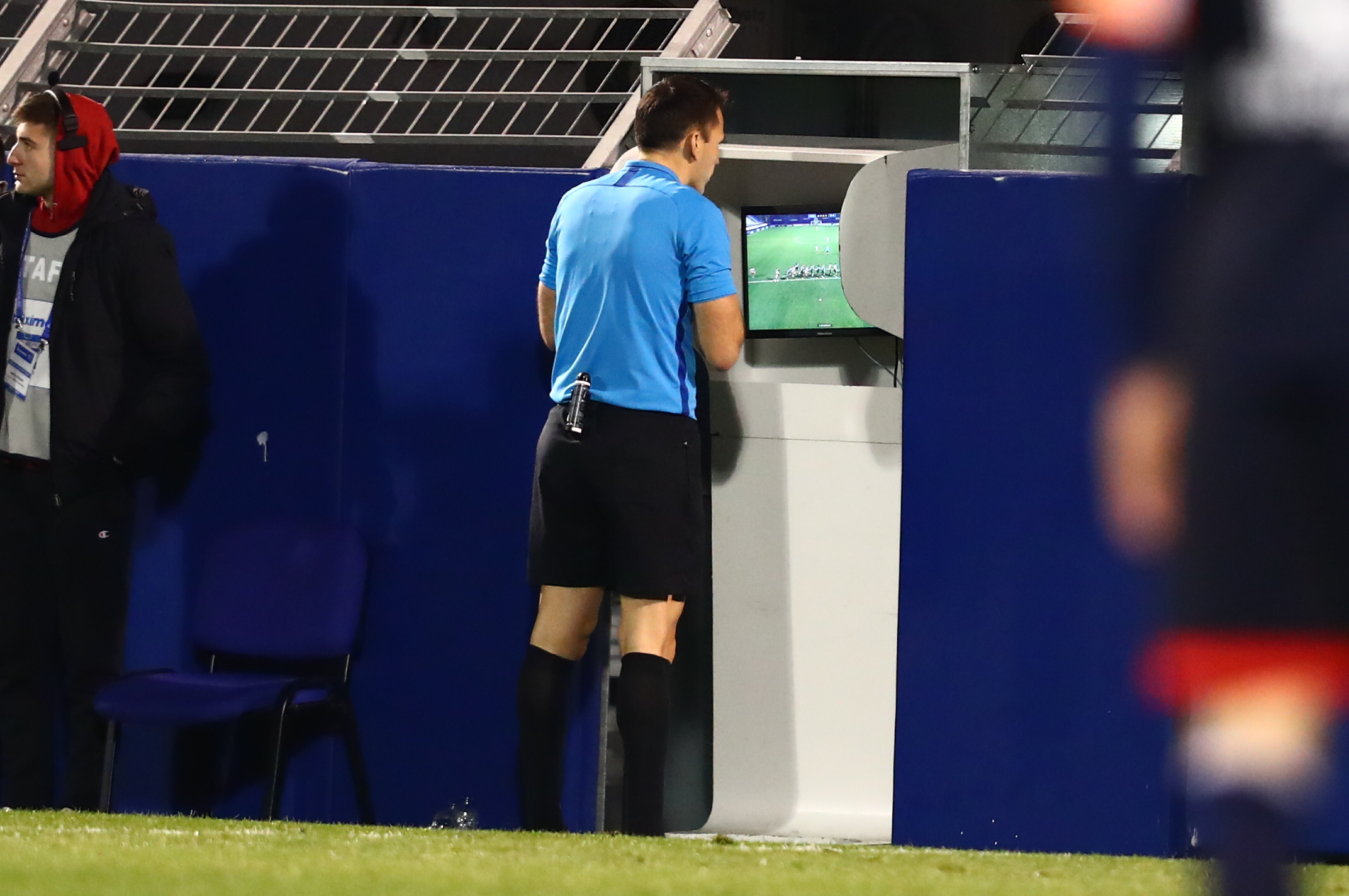 ΕΠΟ και Super League ζητούν ημιαυτόματο οφσάιντ και goal line technology