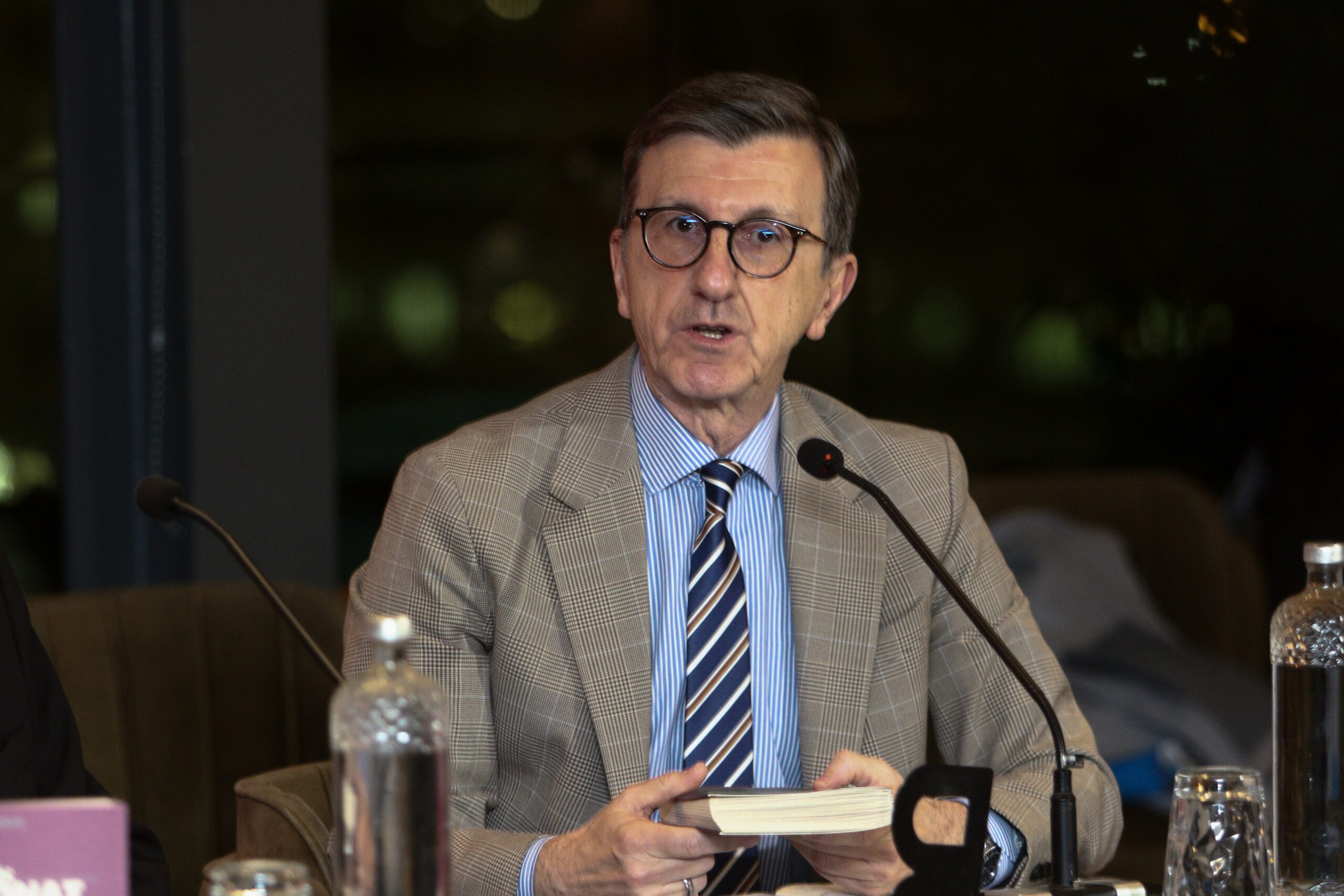Απαράδεκτη τοποθέτηση Πορτοσάλτε για τα Τέμπη: «Γελοιότητες οι υπογραφές – Θέλουν η δημοκρατία να γίνει μπανανία» (ΒΙΝΤΕΟ)
