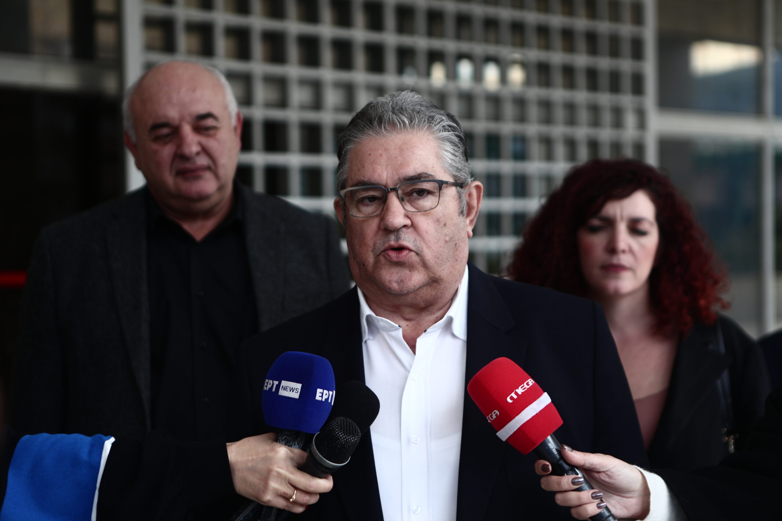 Τέμπη: Ο Δ. Κουτσούμπας κατέθεσε στον Άρειο Πάγο το πόρισμα του ΚΚΕ για την τραγωδία