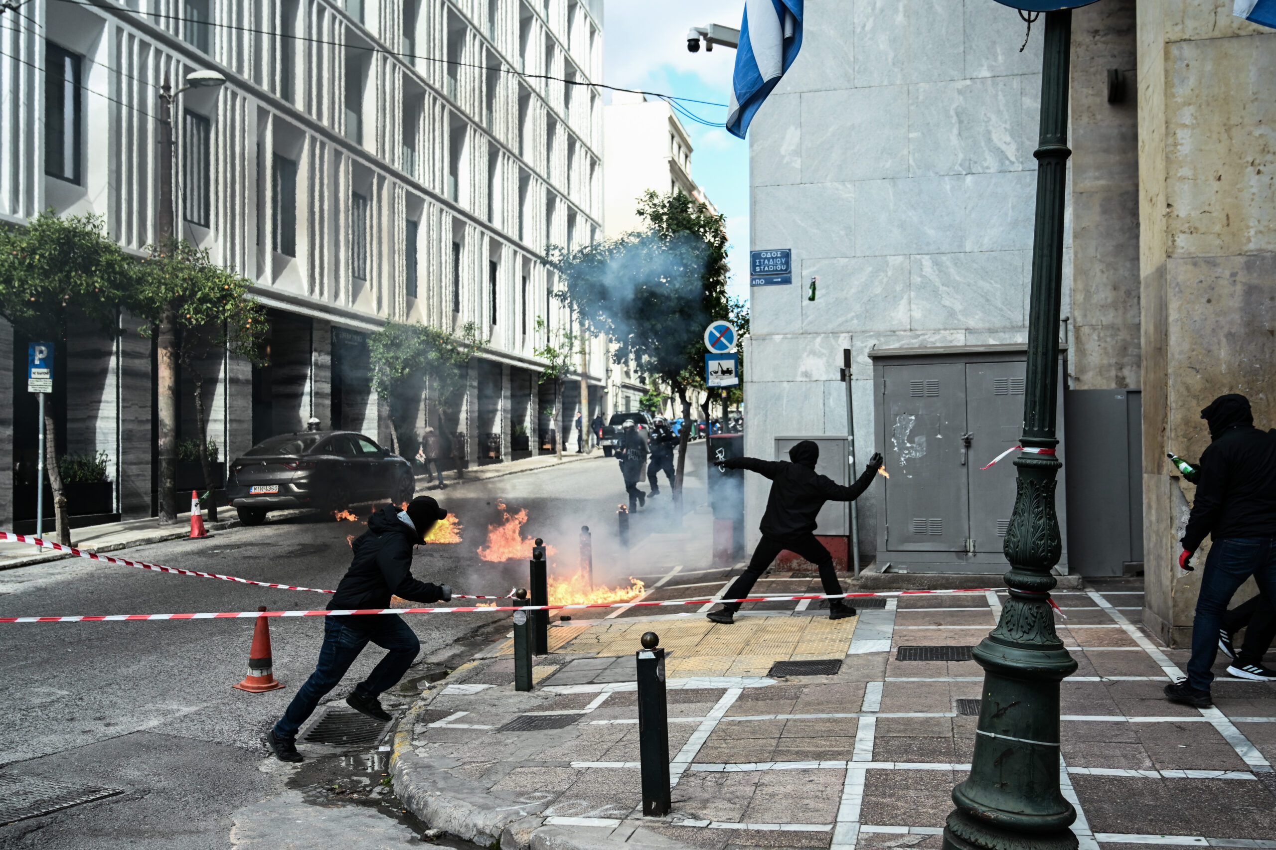 Αθήνα: Επεισόδια στο πανεκπαιδευτικό συλλαλητήριο – Χρήση χημικών στην πλατεία Κλαυθμώνος