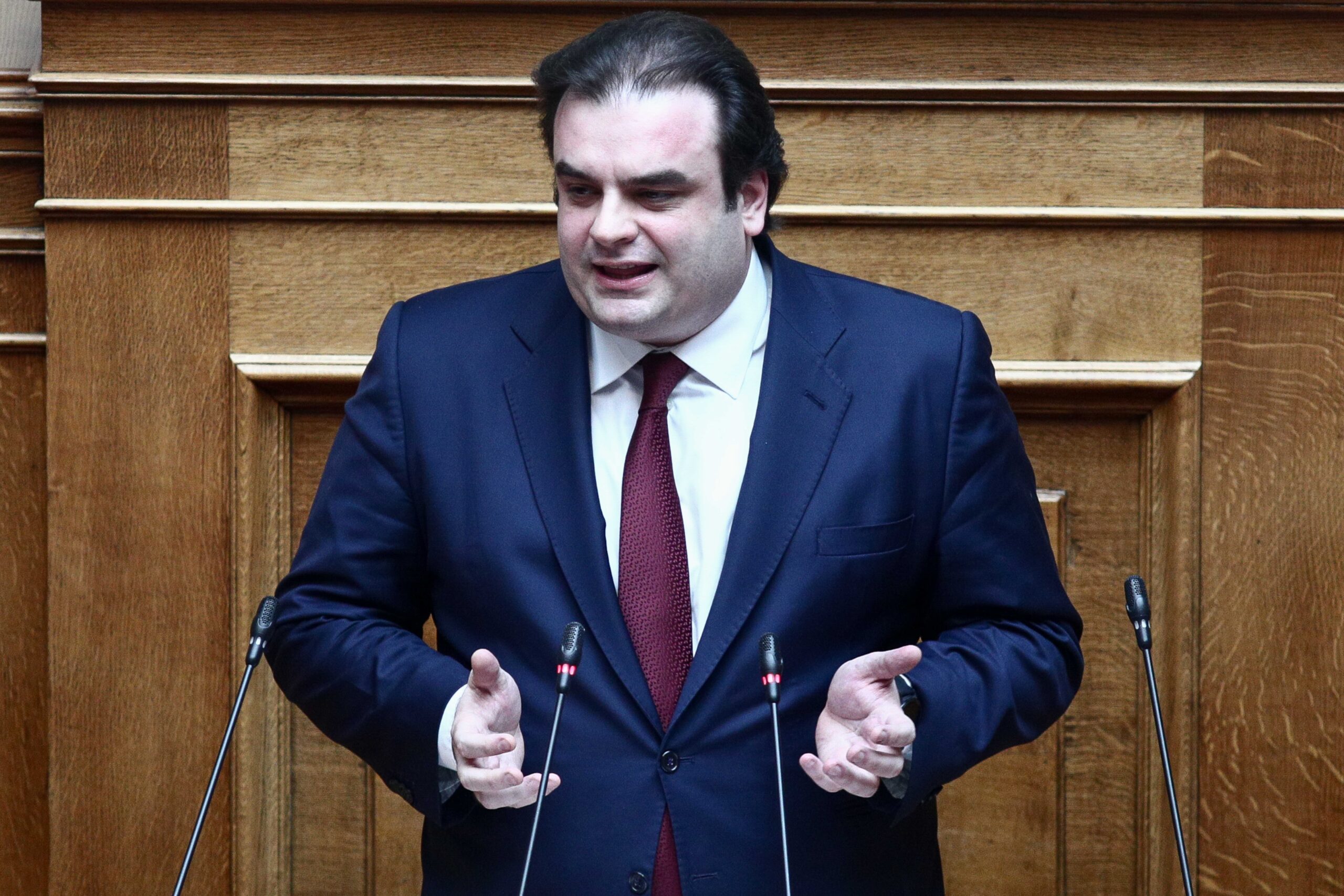 Πιερρακάκης: «Κάποιοι δεν μπορούν να διαχειριστούν την εσωτερική τους δυσπιστία και γι’αυτό επιλέγουν να την εξάγουν στη Βουλή»