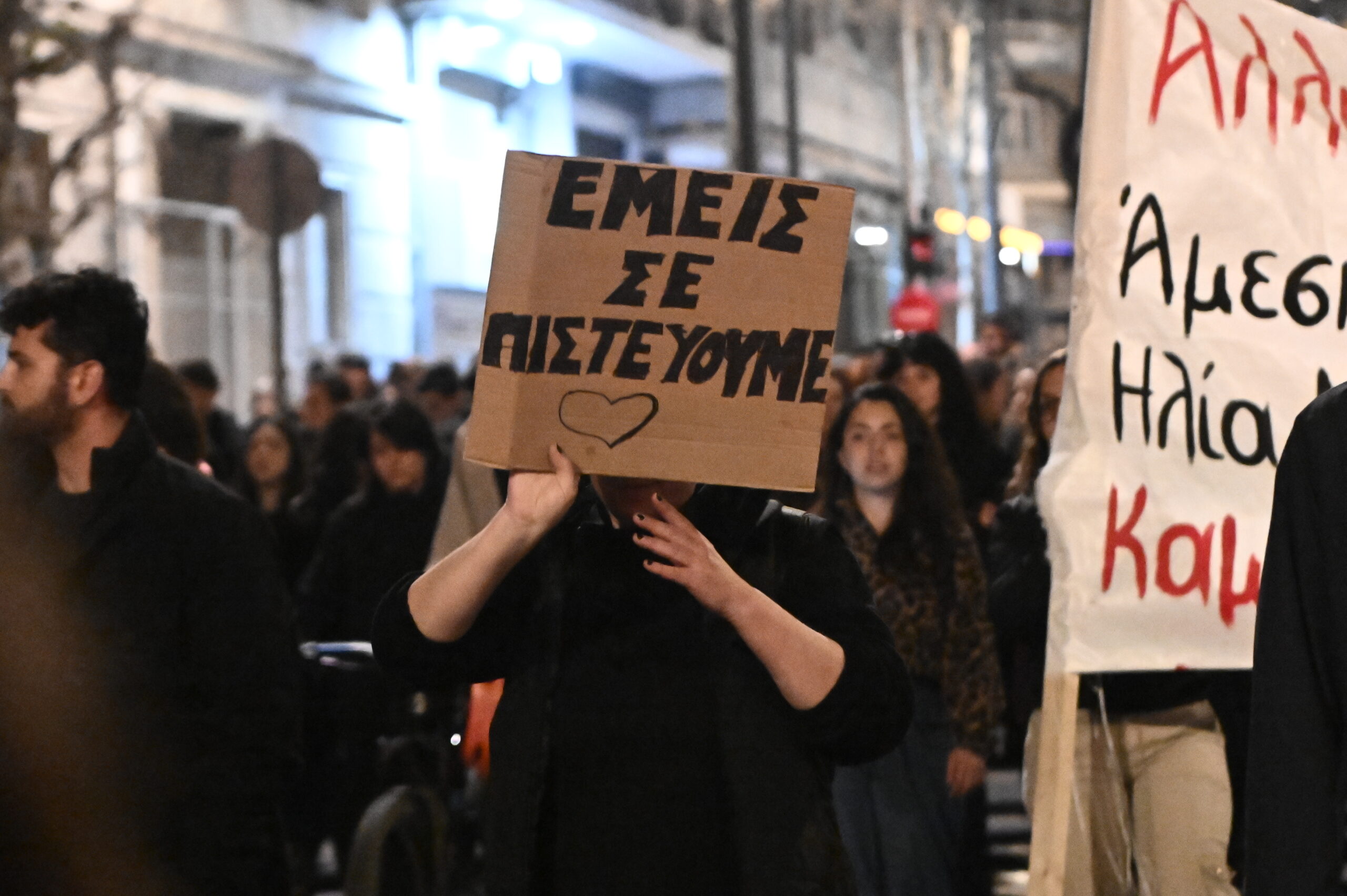 Τι δουλειά έχει η υπεράσπιση του Μίχου στο… κουβεντολόι του διαδικτύου;