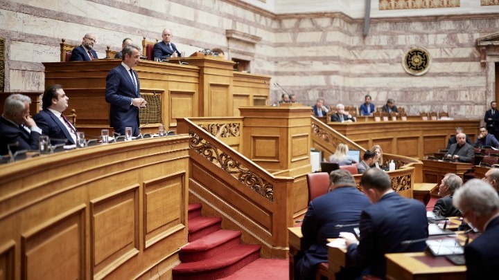 Βουλή: Ψηφίστηκε το νομοσχέδιο για την Ενίσχυση του Δημοσίου Πανεπιστημίου και τα Μη Κερδοσκοπικά Παραρτήματα