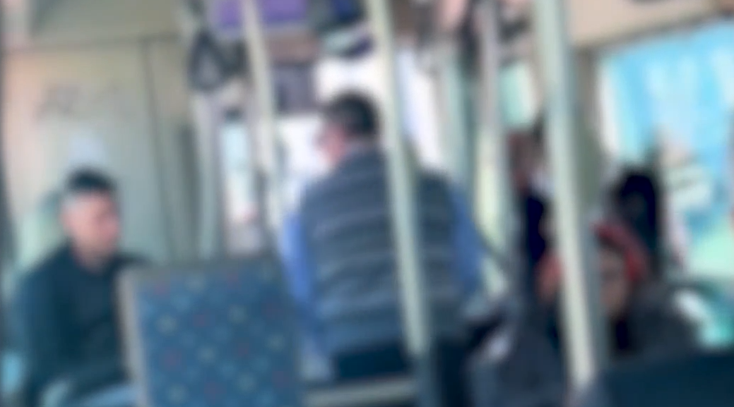 ΟΑΣΑ: Οδηγός «κοκκάλωσε» λεωφορείο επειδή μια επιβάτης μιλούσε δυνατά