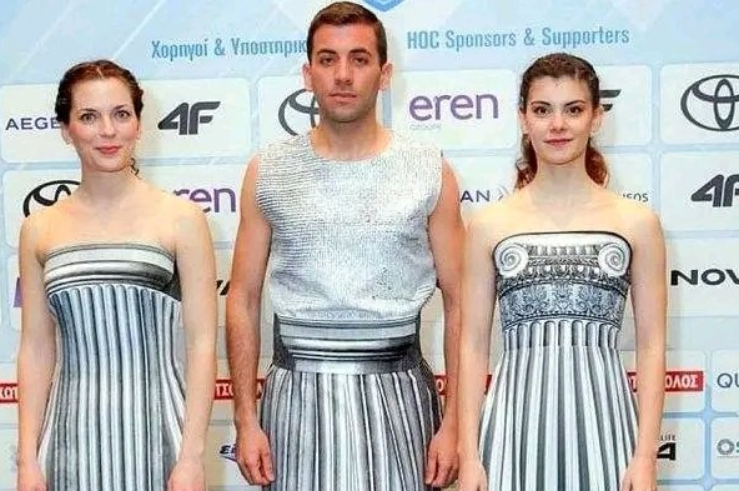 Δίχασαν οι στολές της τελετής Αφής της Ολυμπιακής Φλόγας – Αρνητικά τα περισσότερα σχόλια στα social media