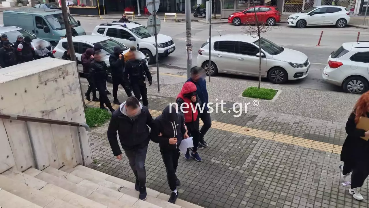 Θεσσαλονίκη: Στον εισαγγελέα 9 από τους συλληφθέντες της ομοφοβικής επίθεσης