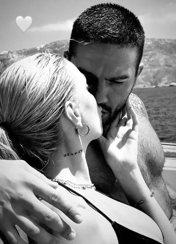 Full in love o Μάστορας με την Καληφώνη: Η φωτογραφία σε σκάφος που ανήρτησε (ΕΙΚΟΝΑ)