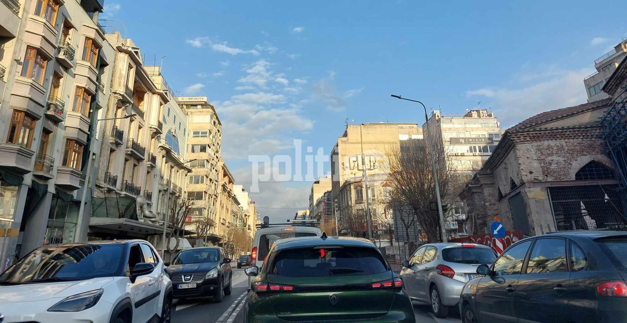 Θεσσαλονίκη: Με χαμηλές ταχύτητες η κυκλοφορία σε όλους τους κεντρικούς δρόμους (ΧΑΡΤΗΣ)