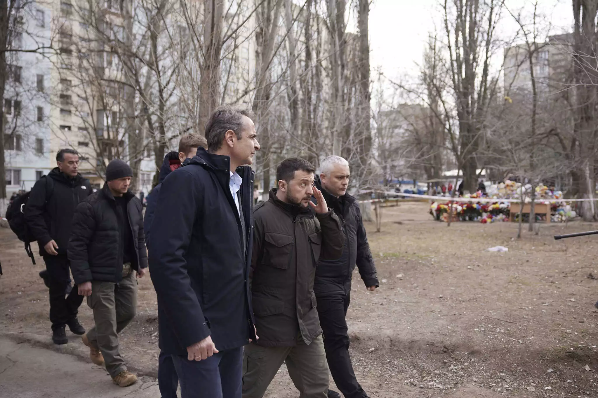 Ζελένσκι για Πούτιν: «Πρέπει να είσαι άρρωστος για να χτυπήσεις μερικές εκατοντάδες μέτρα από τον Έλληνα πρωθυπουργό»