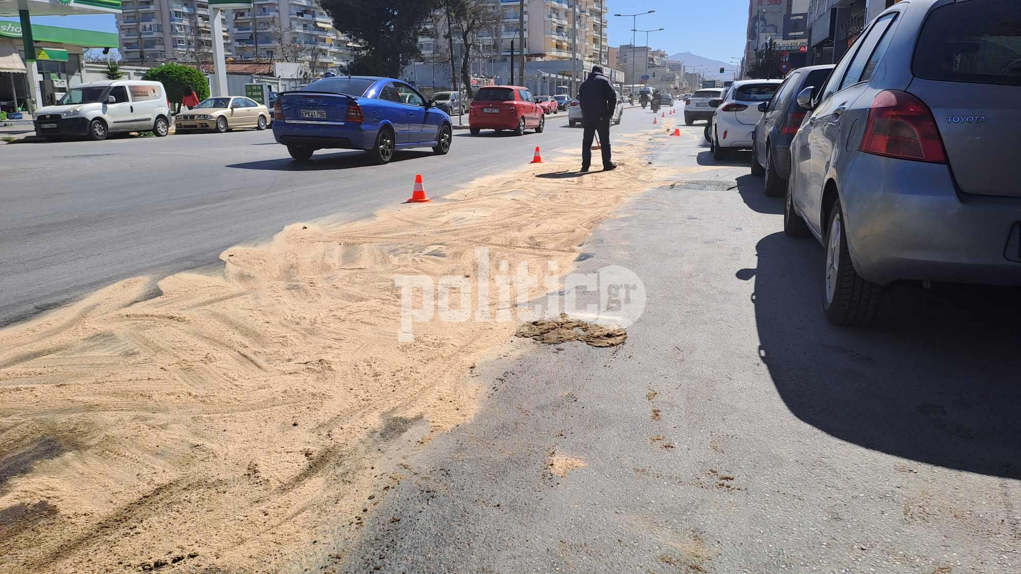 Θεσσαλονίκη: Κίνδυνος στην Μοναστηρίου λόγω λαδιών – Έπεσαν δύο οδηγοί μοτοσυκλέτας – Χτύπησε γυναίκα με παιδί (ΦΩΤΟ & ΒΙΝΤΕΟ)