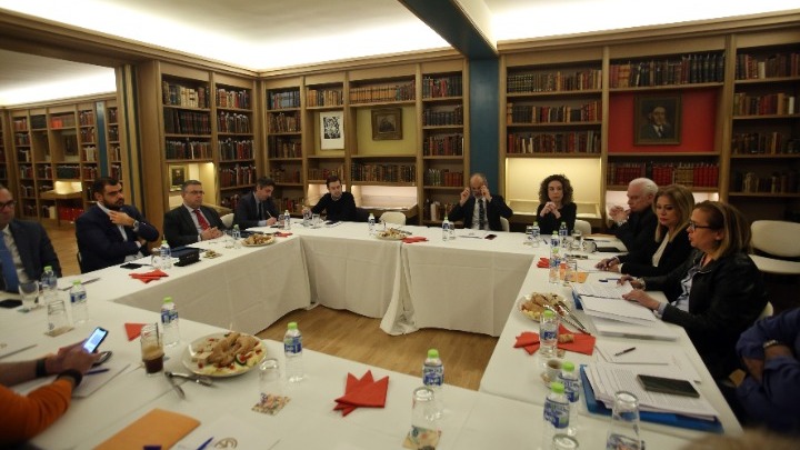 Π. Μαρινάκης στη συνάντηση με την ΕΣΗΕΑ: Στόχος μας είναι να είμαστε αποτελεσματικοί και να θωρακίσουμε θεσμικά τον κλάδο