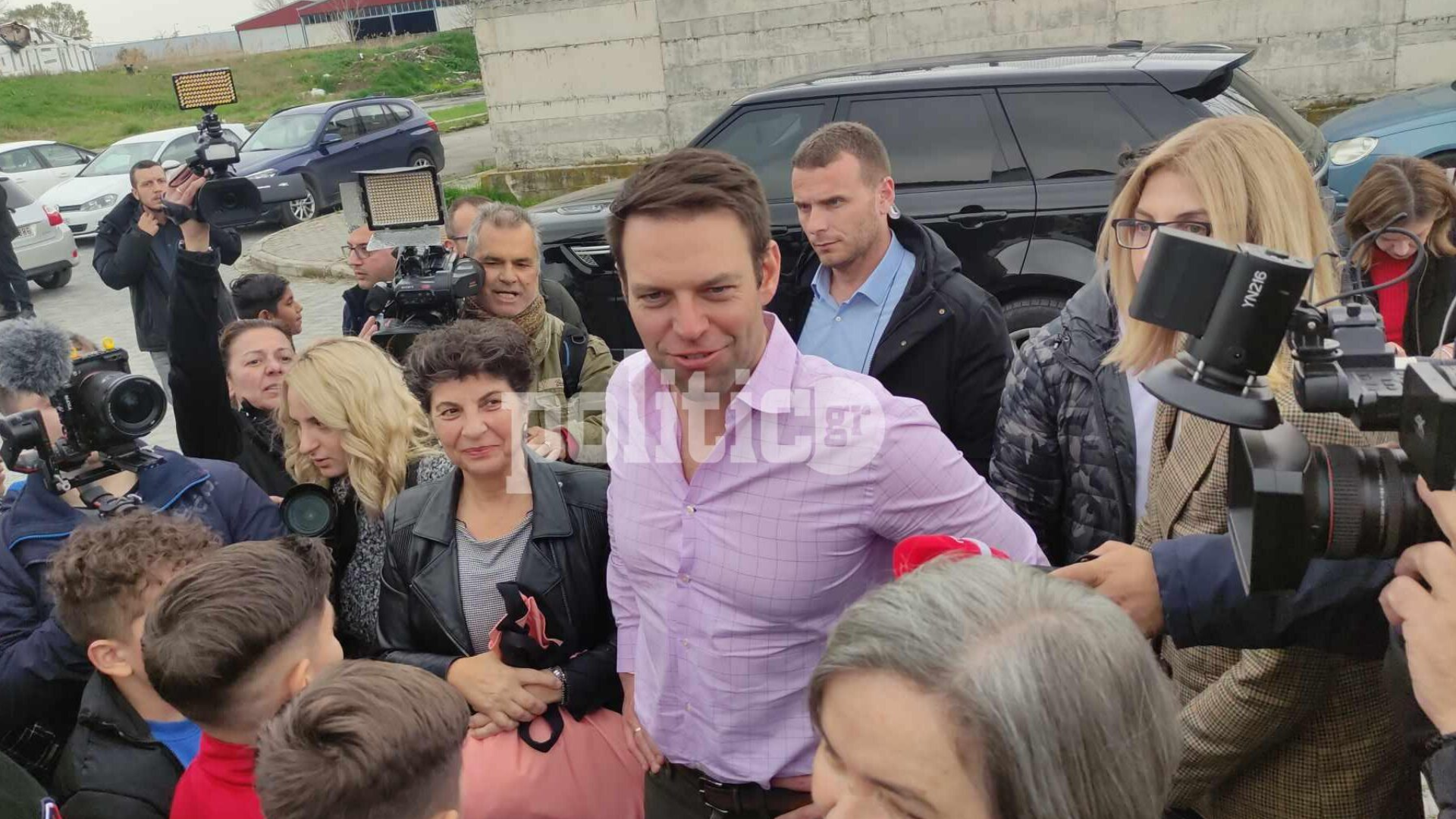 Στον Δεντροπόταμο ο Στέφανος Κασσελάκης – Επισκέφθηκε τον “Φάρο του Κόσμου” και ενημερώθηκε για τις δραστηριότητες της δομής (ΒΙΝΤΕΟ & ΦΩΤΟ)