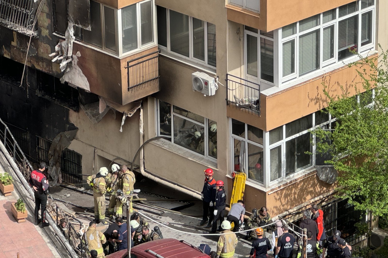 Κωνσταντινούπολη: Τουλάχιστον 15 νεκροί από πυρκαγιά σε πολυκατοικία