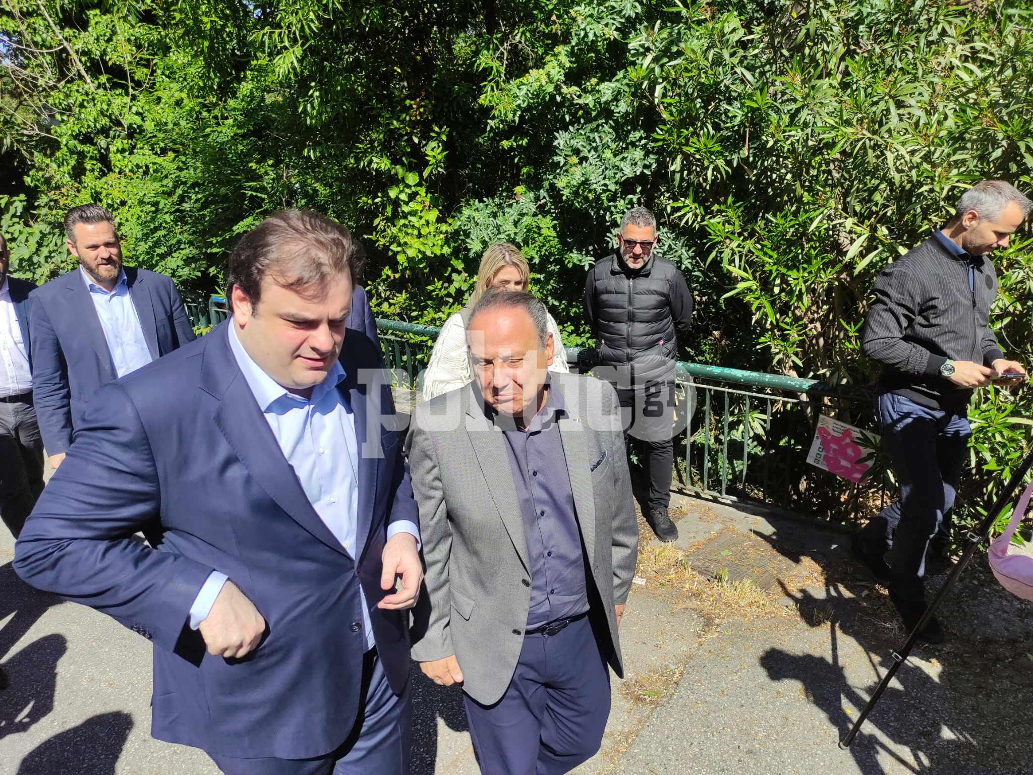 Στο 14ο Γυμνάσιο Θεσσαλονίκης Πιερρακάκης – Αγγελούδης: «Μέχρι τον Σεπτέμβριο όλα τα σχολεία θα έχουν διαδραστικούς πίνακες»