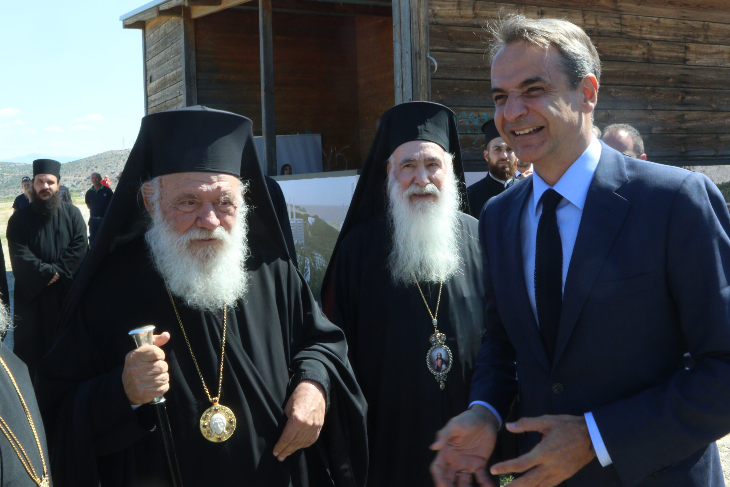 Κοινή επίσκεψη Μητσοτάκη – Ιερώνυμου στη Θήβα