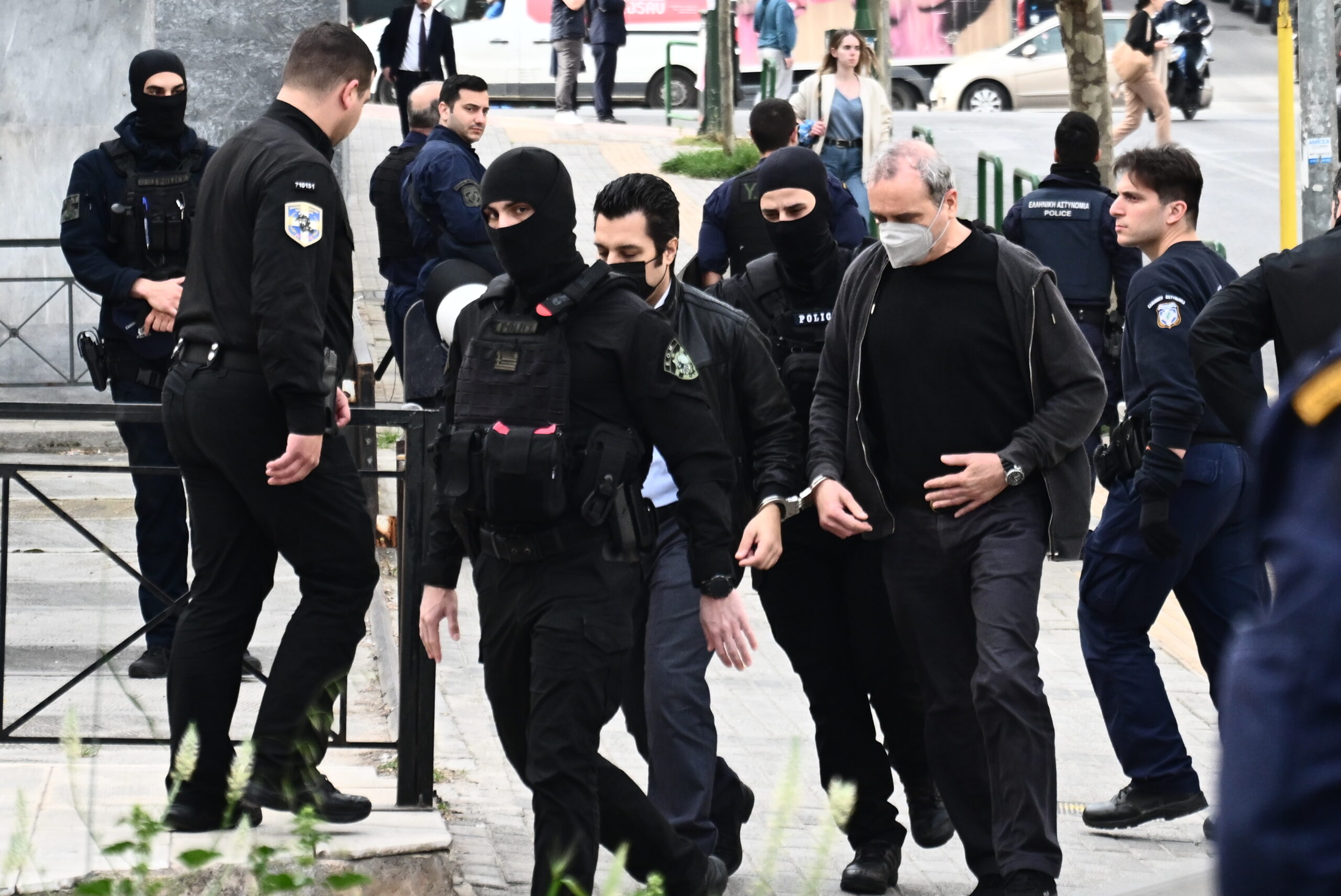 Κολωνός: Να αφεθούν ελεύθεροι όλοι οι καταδικασθέντες πλην του Μίχου και του Μιχάλη ζήτησε η εισαγγελέας