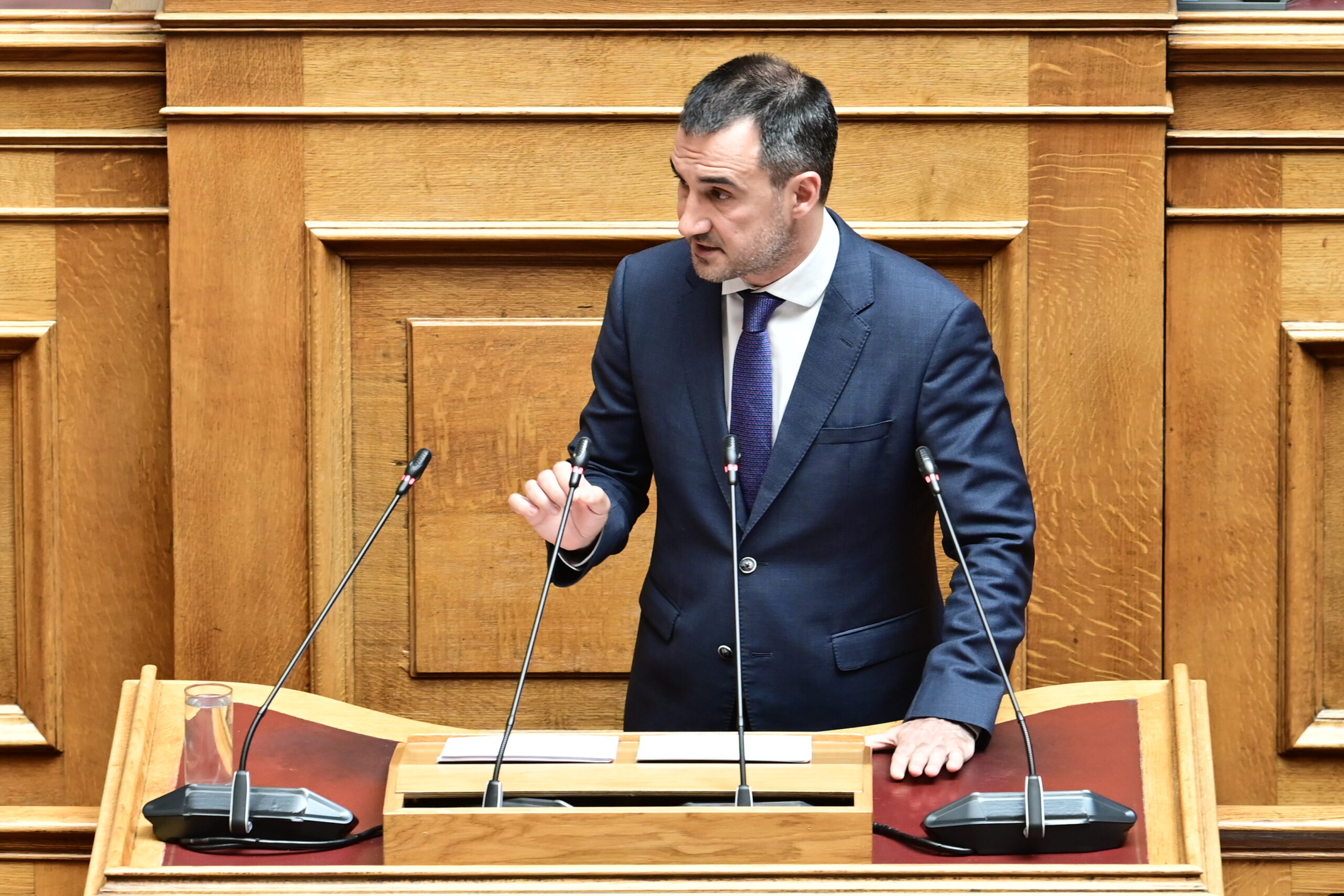 Χαρίτσης: «Η κυβέρνηση Μητσοτάκη εκθέτει την Ελλάδα στην Ευρώπη»