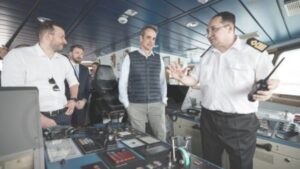 Επίσκεψη του Κυρ. Μητσοτάκη στο πλοίο «Typhoon»