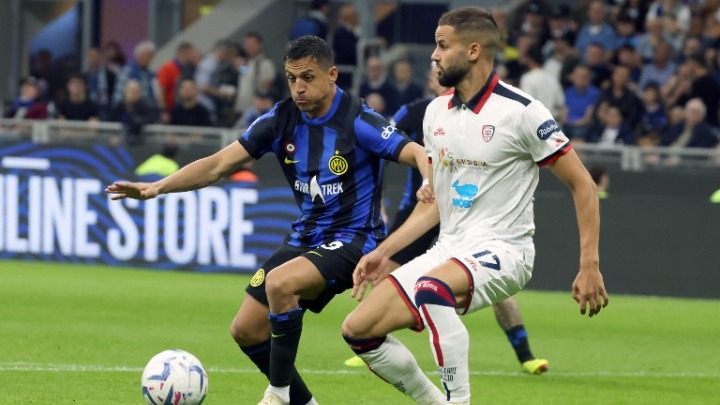 Η Ίντερ έμεινε στο 2-2 με την Κάλιαρι και θέλει νίκη με τη Μίλαν για να «σφραγίσει» τον τίτλο