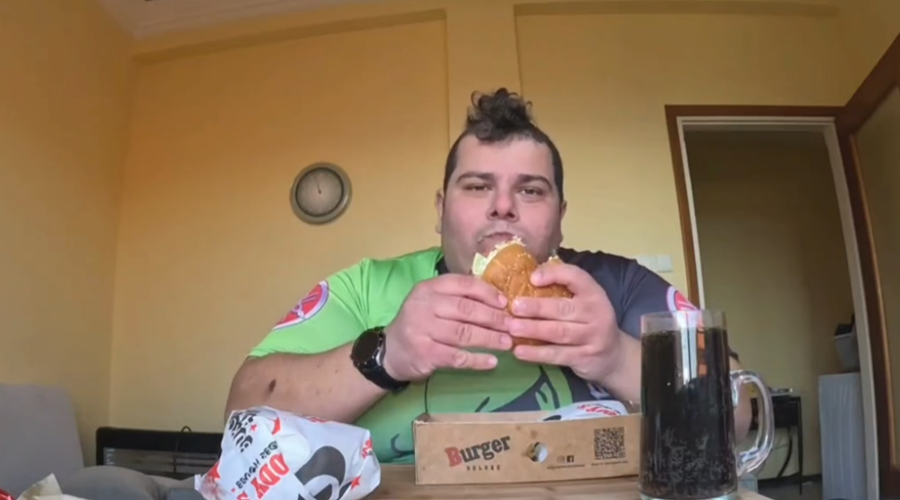 Με λοίμωξη αναπνευστικού ο TikToker Chris ASMR