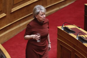 Έλενα Ακρίτα: «Το ζεύγος Μητσοτάκη δεν "χώρισε" για να γλιτώσει την κοινή φορολογική δήλωση του Πόθεν Έσχες;»