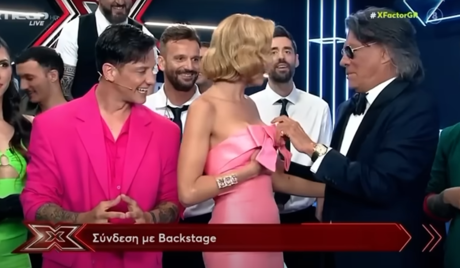 Αυτή είναι η στιγμή που ο Η. Ψινάκης είχε κατεβάσει το φόρεμα της Κατερίνας Λιόλιου on air
