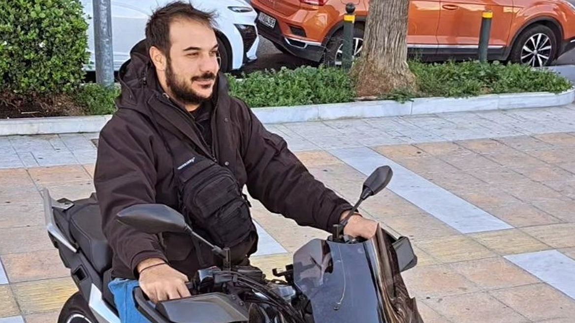 Πειραιάς: Συντετριμμένος ο πατέρας του 31χρονου αστυνομικού – «Το παιδί μου ήταν ένας άγγελος» – Πώς έμαθαν για το ατύχημα