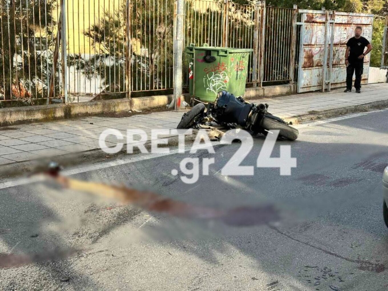 Ηράκλειο: Μηχανή έπεσε πάνω σε σταθμευμένο ΙΧ, νεκρός ο αναβάτης
