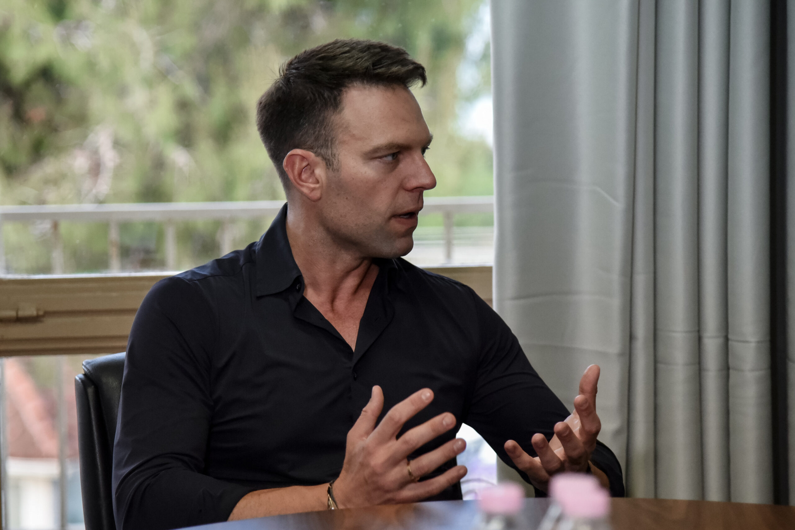 Κασσελάκης: «Ο Άδωνις Γεωργιάδης τοποθετήθηκε στο υπουργείο Υγείας για να διαλύσει το ΕΣΥ»