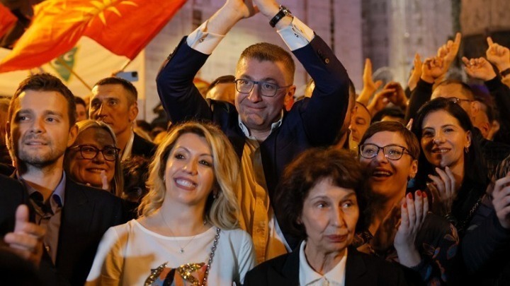 Βόρεια Μακεδονία: Και ο αρχηγός του VMRO Μίτσκοσκι εμμένει στη χρήση του όρου «Μακεδονία»