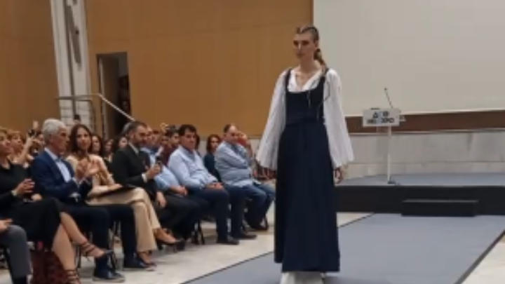 Εντυπωσιακή επίδειξη μόδας από τους μαθητευόμενους της 2ης ΕΠΑΣ της ΔΥΠΑ