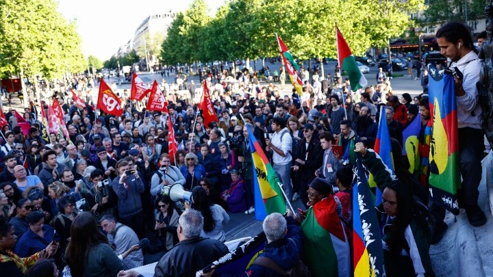 Εύθραυστη επιστροφή στην ηρεμία στη Νέα Καληδονία, σύμφωνα με το Παρίσι