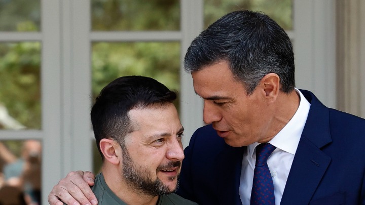 Η Μαδρίτη δεσμεύεται να παράσχει στρατιωτική βοήθεια αξίας ενός δια. ευρώ στο Κίεβο (Σάντσεθ) – Ο Ουκρανός πρόεδρος ζητάει να εξαναγκαστεί η Ρωσία “με όλα τα μέσα” στην ειρήνη – Επίσκεψη Ζελένσκι αύριο στην Πορτογαλία