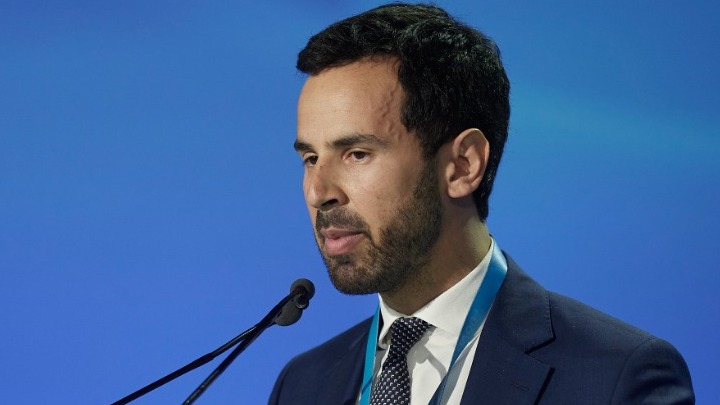 Ν. Ρωμανός: Ο κ. Κασσελάκης πρωταγωνιστεί σε μια καμπάνια εναλλακτικής πραγματικότητας